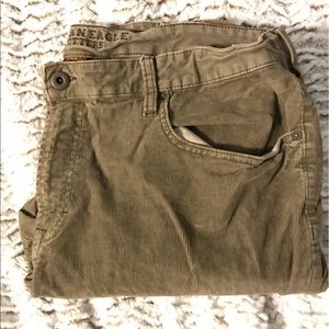 American Eagle Extreme Flex GREEN Corduroy - 42x32